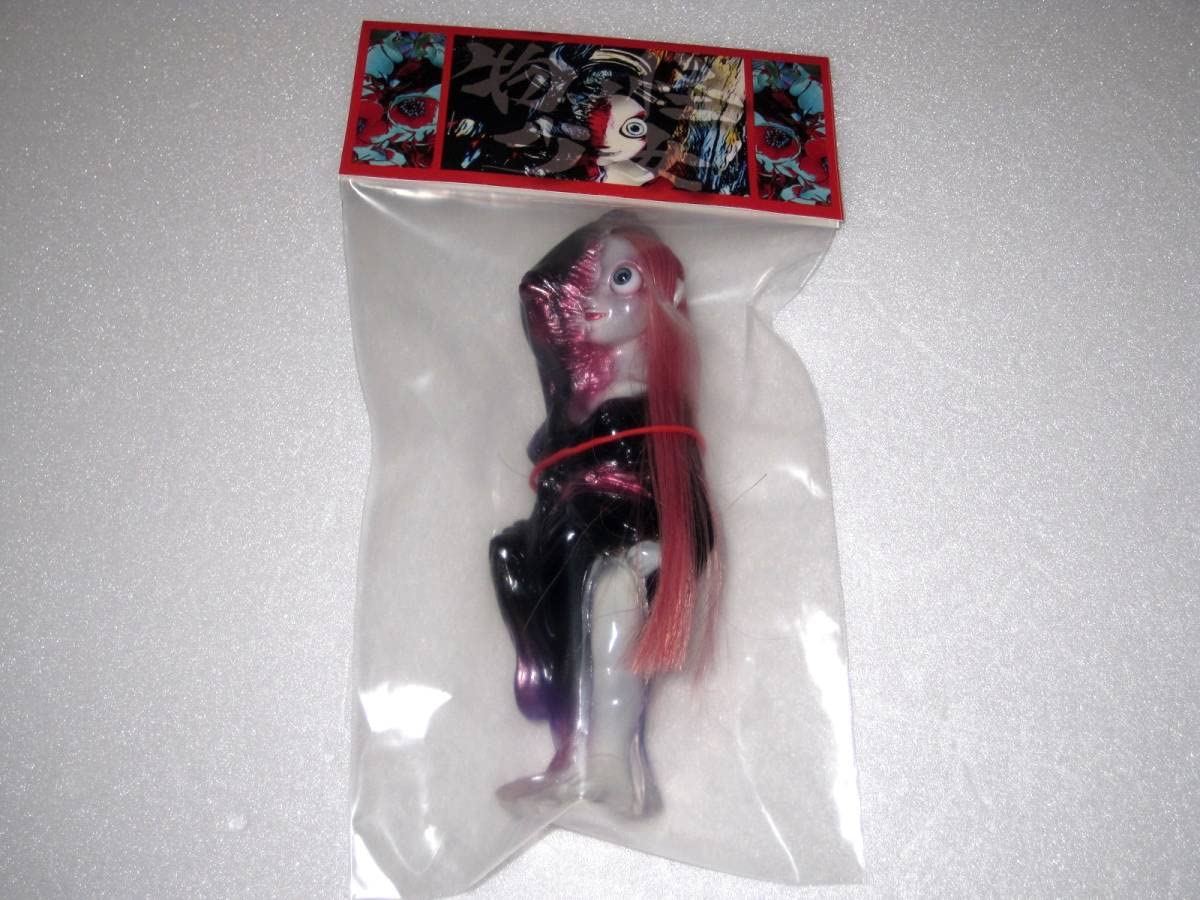 Amazon.co.jp: WTC大阪限定ヒカリトイズ 物ノ怪少女 金魚太夫 ソフビ